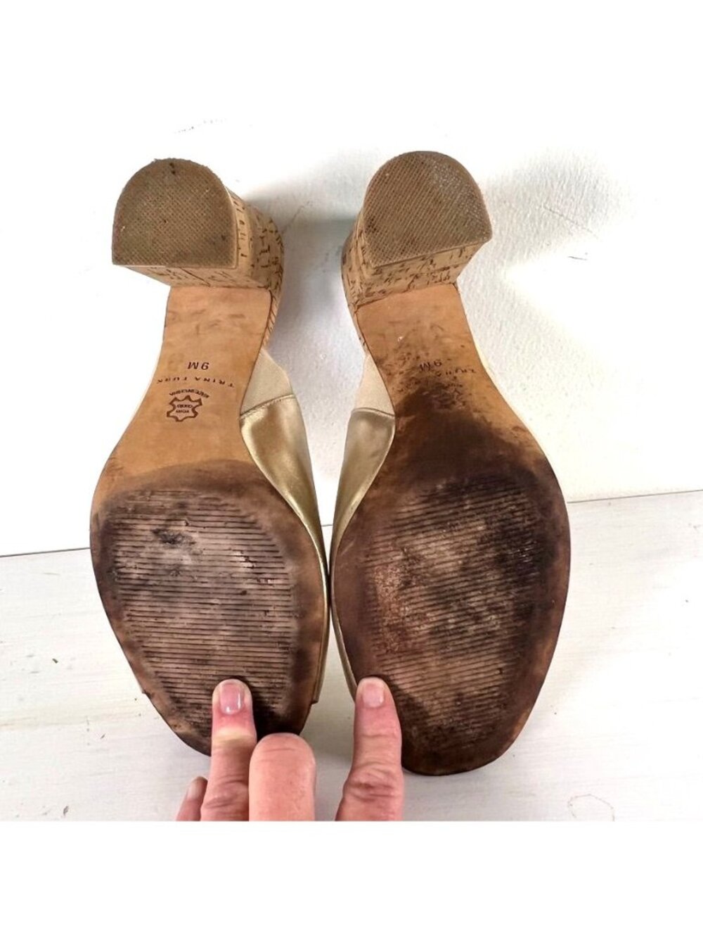 Trina Turk Gold Metallic Leather Cork Block Heel Peep Toe Mule Slides 9M Resort - Picture 10 of 13